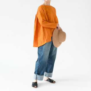 ビビッドで明るいカラーもどこか落ち着きを感じさせるヘンプ素材(身長162cm、ORANGE) ビビッドで明るいカラーもどこか落ち着きを感じさせるヘンプ素材(身長162cm、ORANGE)