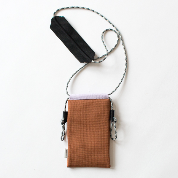  ショルダーバッグ SMARTPHONE SHOULDER BAG(BROWN)