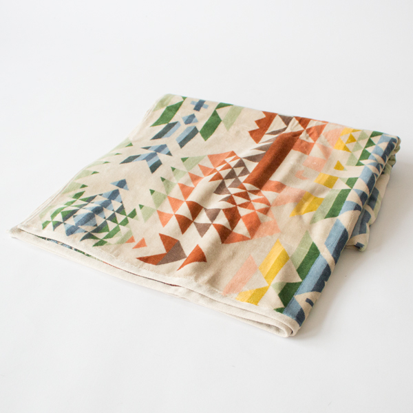 タオルブランケット（102×178）Oversized Jacquard Towels／PENDLETON