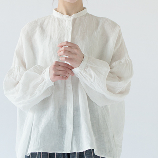 ぽわんとした袖が愛らしいシルエット(WHT) ぽわんとした袖が愛らしいシルエット(WHT)