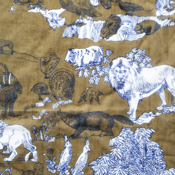 まるで夢の中の風景のようにどこか不思議なストール(KHAKI) まるで夢の中の風景のようにどこか不思議なストール(KHAKI)