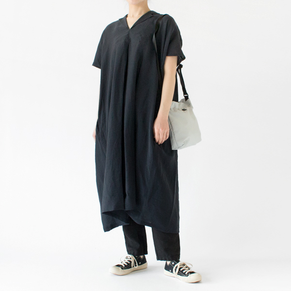 シックで落ち着きのあるNAVY(NAVY・身長162cm)