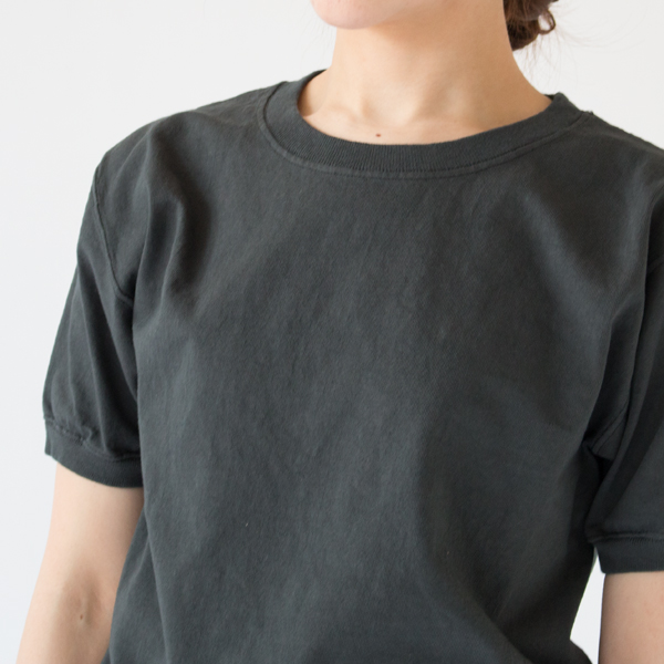 ほどよく詰まったクルーネック ほどよく詰まったクルーネック