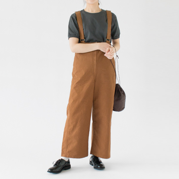 袖口と裾がリブになった、ふんわりとしたデザイン(M・身長162cm) 袖口と裾がリブになった、ふんわりとしたデザイン(M・身長162cm)