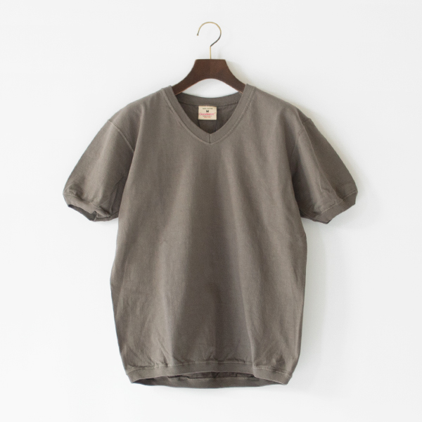 MVネック ショートスリーブ Tシャツ SMK.GRY MVネック ショートスリーブ Tシャツ SMK.GRY