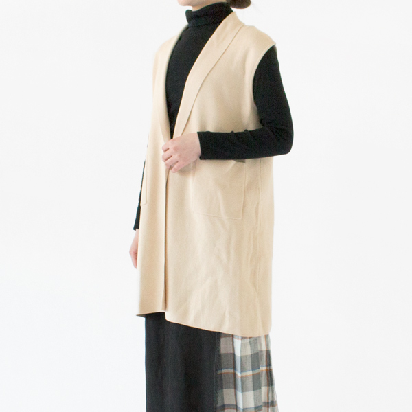 身長：162cm(OFFWHITE)