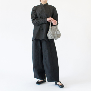 トップスの組み合わせで雰囲気を変える着回し力があるパンツです(身長162cm・BLK) トップスの組み合わせで雰囲気を変える着回し力があるパンツです(身長162cm・BLK)