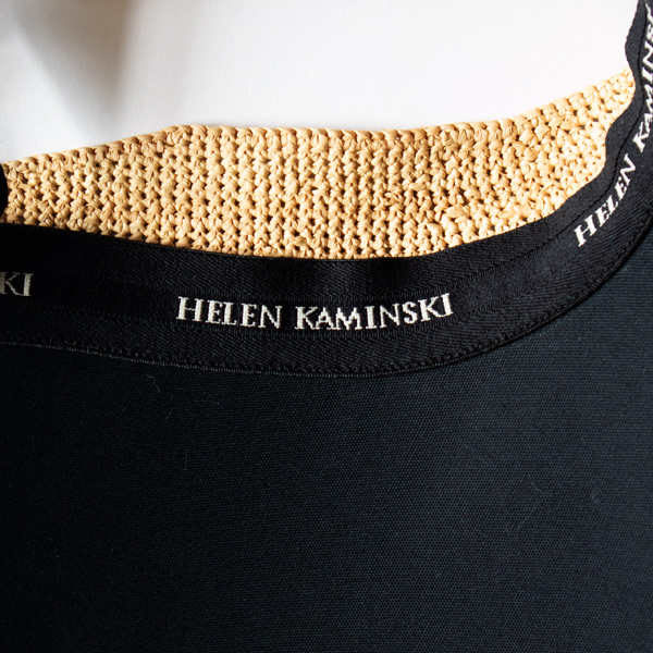 ブランドロゴが印字されています ブランドロゴが印字されています