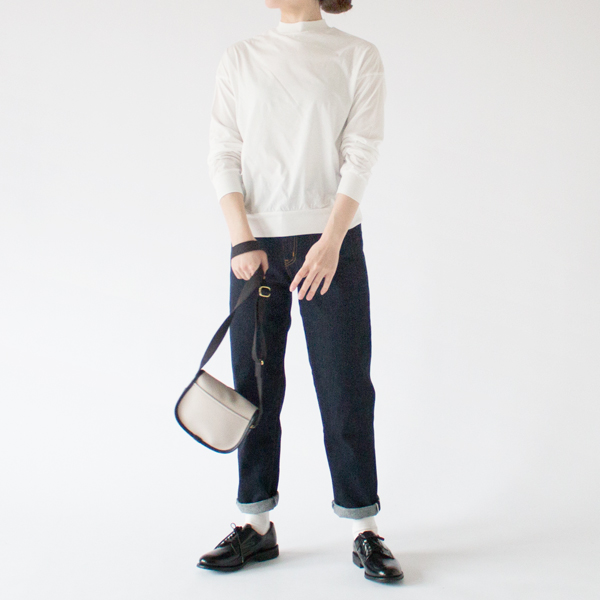 カジュアルの中にも上品さがあります(OFF WHITE・身長162cm)