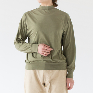 KHAKI・身長162cm KHAKI・身長162cm
