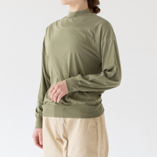 KHAKI・身長162cm KHAKI・身長162cm