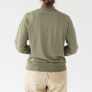 KHAKI・身長162cm KHAKI・身長162cm