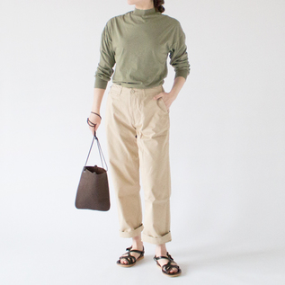 ウエストインしてももたつきません(KHAKI・身長162cm) ウエストインしてももたつきません(KHAKI・身長162cm)
