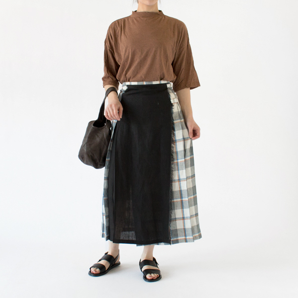 身長：162cm(TEA BROWN)