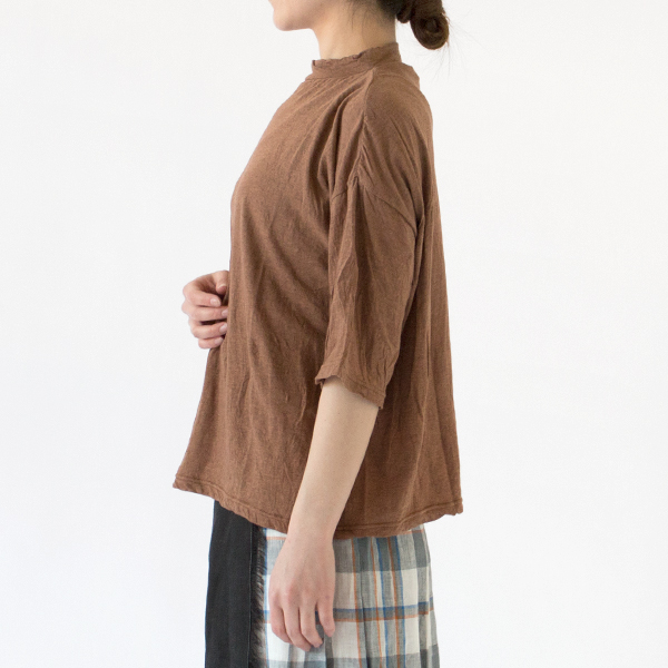 身長：162cm(TEA BROWN)