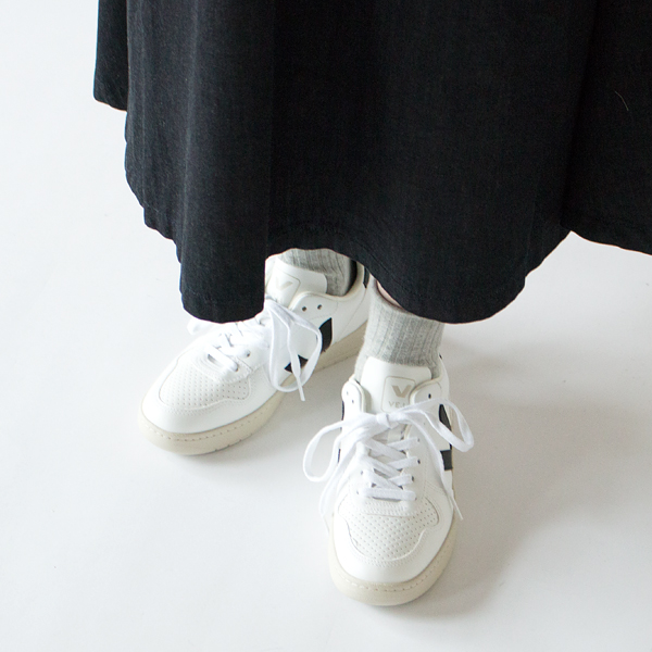 レザースニーカー V-10 WHITE BLACK