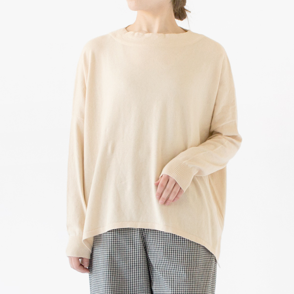 身長：162cm(OFFWHITE)