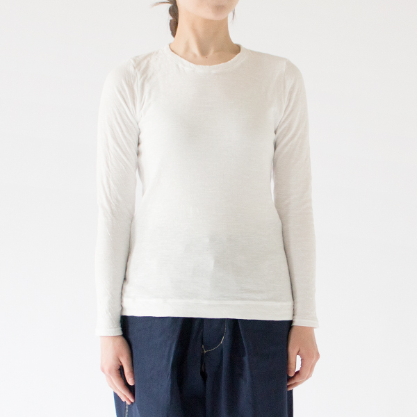 白 M・身長162cm