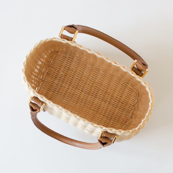 入り口は大きめで整理整頓しやすい