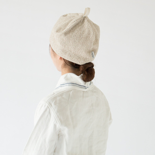 どんぐり帽のようにころんとした形が可愛らしい(WHITE LINEN) どんぐり帽のようにころんとした形が可愛らしい(WHITE LINEN)