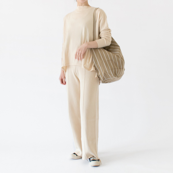ニットパンツとセットアップで(身長：162cm・OFFWHITE)