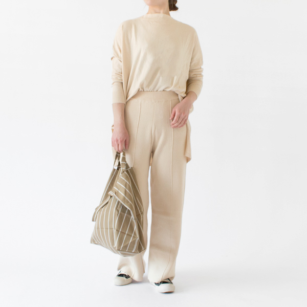 ニットパンツとセットアップで(身長：162cm・OFFWHITE)