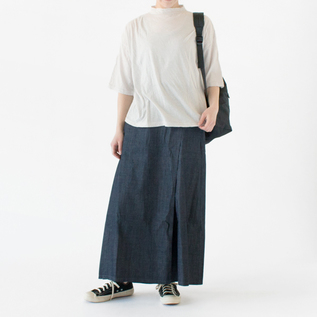 BLUE、身長162cm BLUE、身長162cm