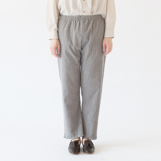 身長：162cm(GREY)