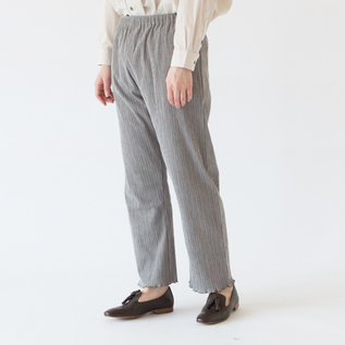 身長：162cm(GREY)