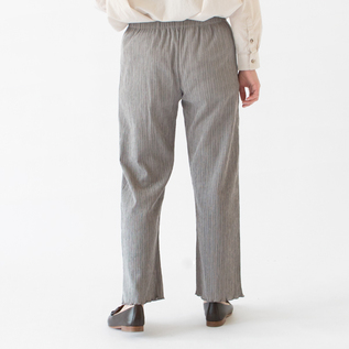 身長：162cm(GREY)