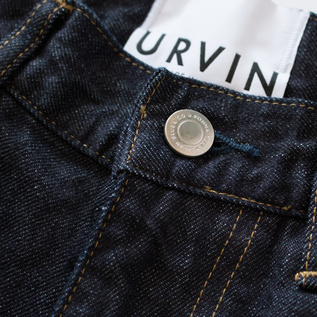 URVINのパッチやブランドタグもポイントに URVINのパッチやブランドタグもポイントに
