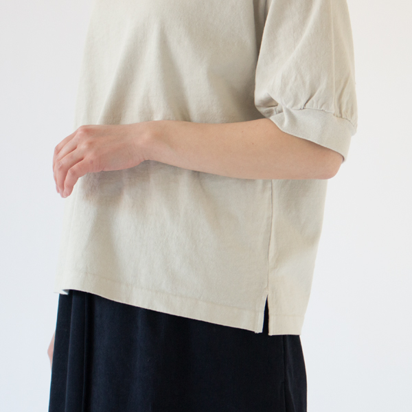 少し短めの着丈(LIGHT GRAY)