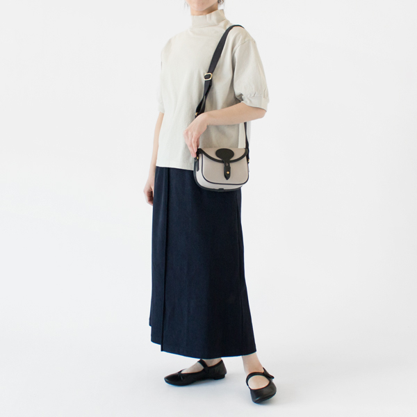 LIGHT GRAY・身長162cm