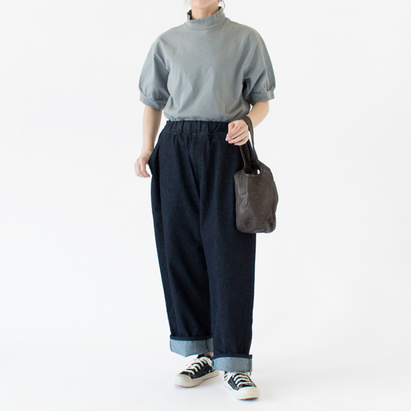 自然で肌馴染みよい色合い(BLUE GRAY・身長162cm)