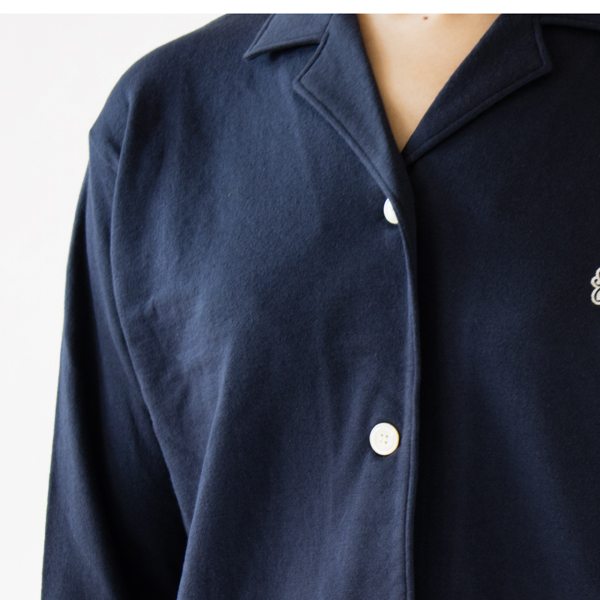 着脱しやすい大きさのボタン(NAVY)