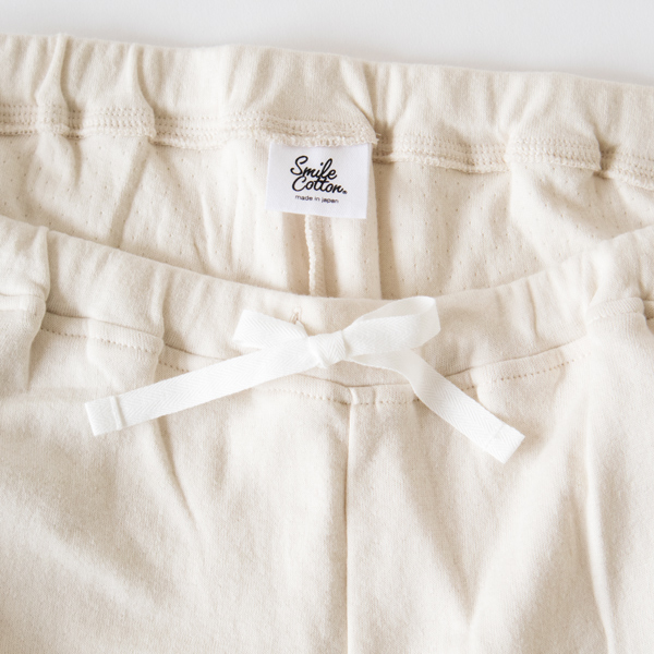 ウエストは紐で調節(LIGHT BEIGE)