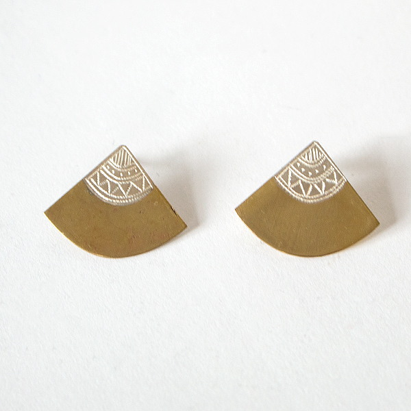 ピアス Foam Studs