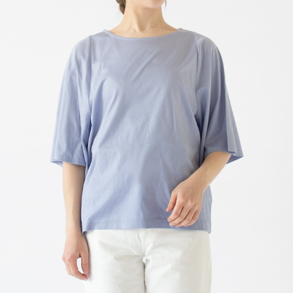 身長：162cm(BLUE)