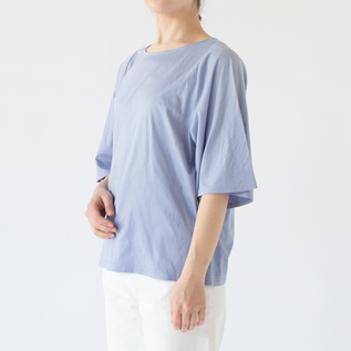 身長：162cm(BLUE)