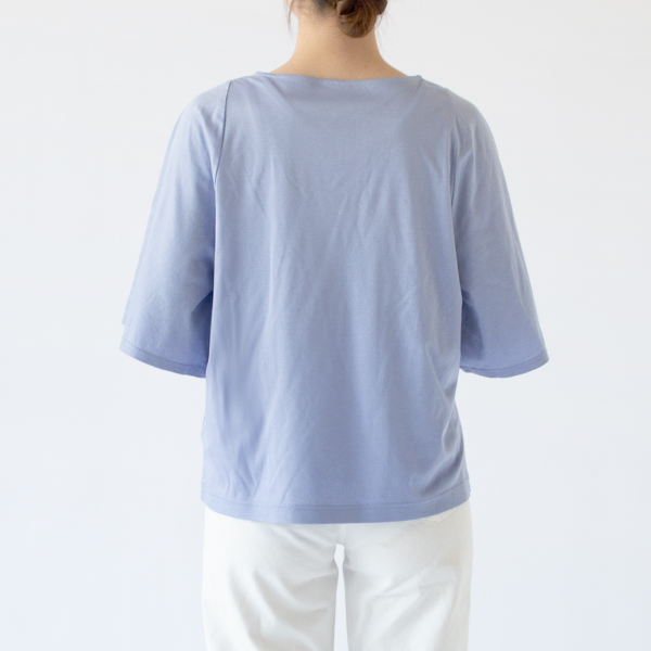 身長：162cm(BLUE)