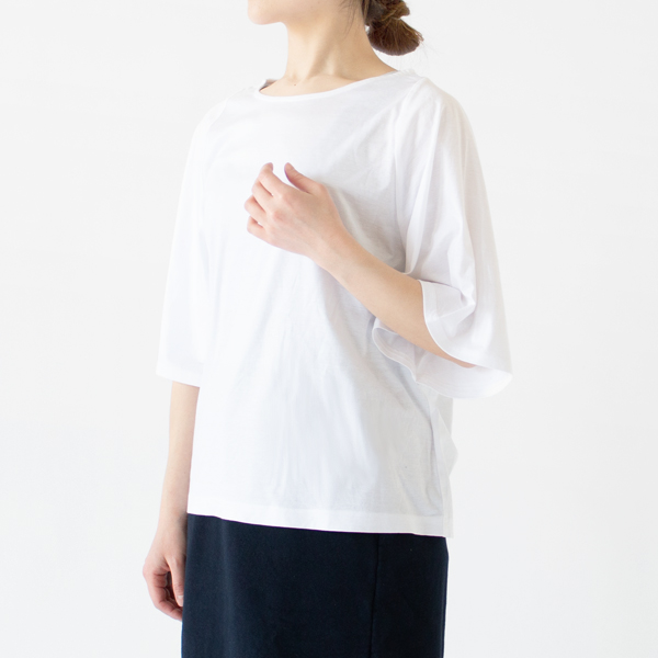 身長：162cm(WHITE)