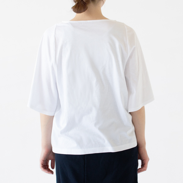 身長：162cm(WHITE)