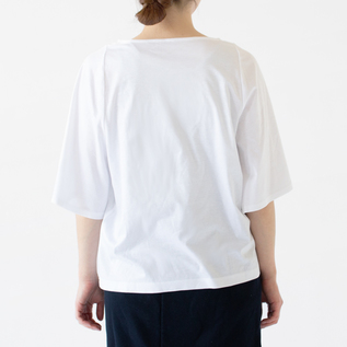 身長：162cm(WHITE)