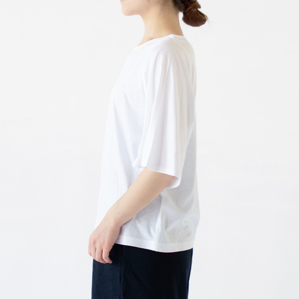 身長：162cm(WHITE)