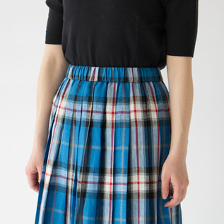 リネンプリーツマキシスカート／ONEIL OF DUBLIN（オニール