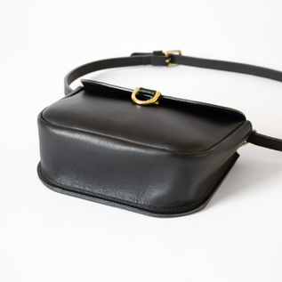 レザーショルダーバッグ DAPHNE／Mimi（ミミ）｜愛着を持ってずっと