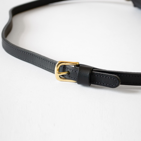 ショルダーの長さは調節可能