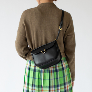斜めがけもできる長さ（身長162cm・BLACK）