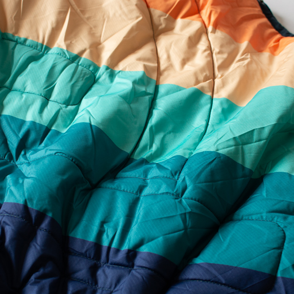 CLOUD TOUCH PILLOW BLANKET CLASSIC(RAINBOW)
