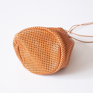 PUNCHING DRAW STRINGS POUCH（巾着ショルダー）／ARTS&CRAFTS (アーツ